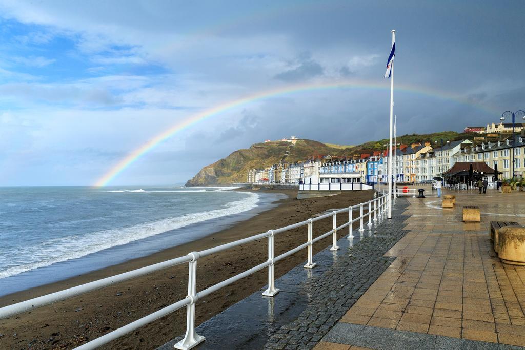 Sea view Ar Lan y Mor LUXURY APARTMENT Aberystwyth Exterior foto